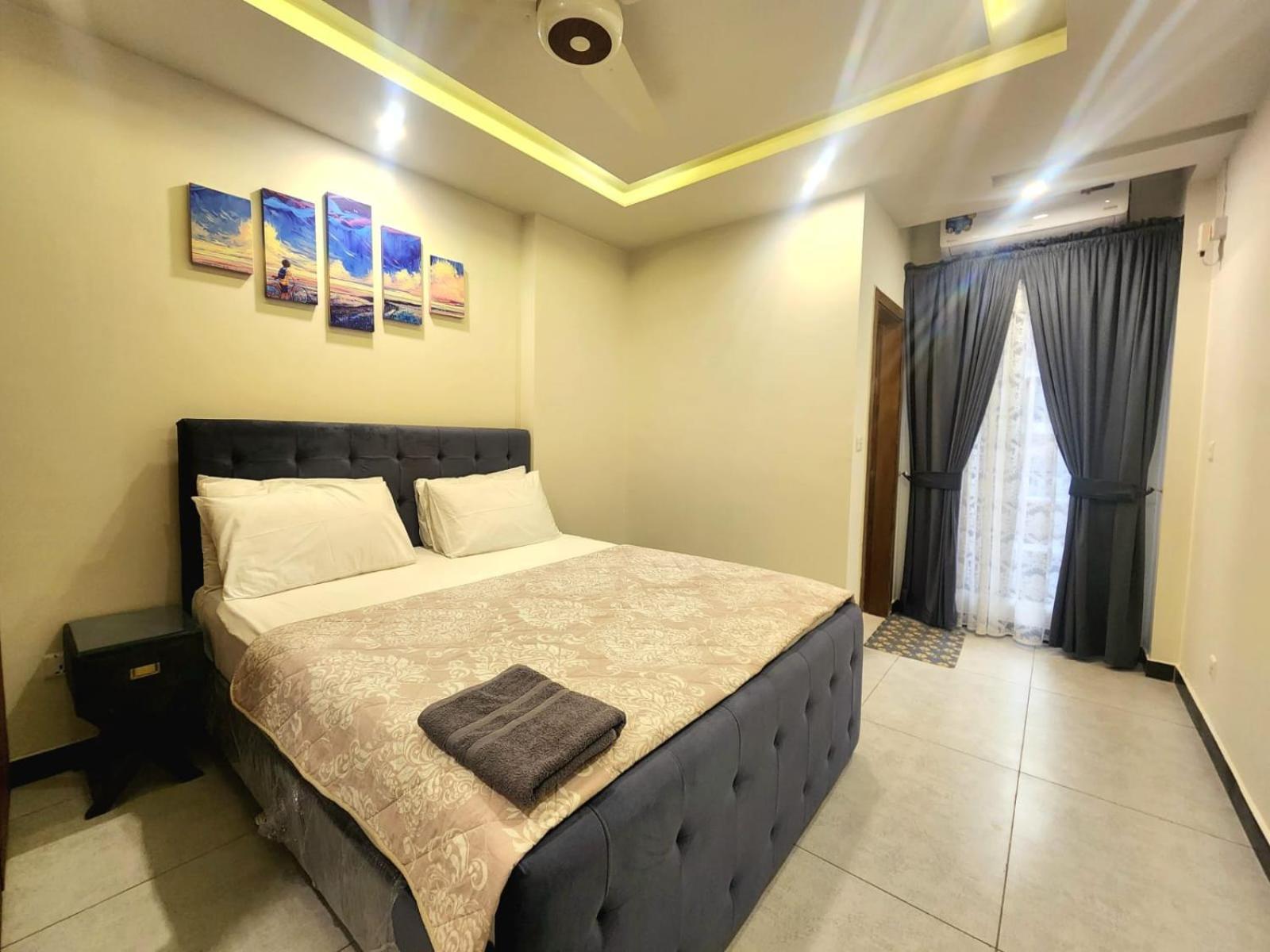 Luxurious Landing Apartments & Suites Bahria Town Rawalpindi Phòng bức ảnh